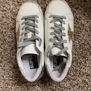 Brand new, never worn golden goose sneakers!